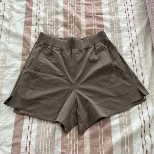 Lululemon Stretch Woven Relaxed Fit Wide Leg Short